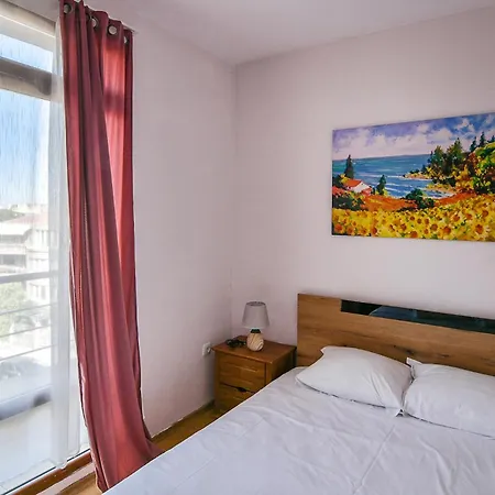 Two Bedroom On A Budget At Briz Area Apartman Várna