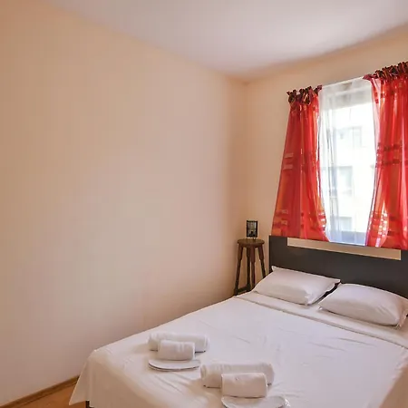 Two Bedroom On A Budget At Briz Area Apartment *