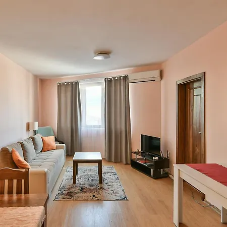 Two Bedroom On A Budget At Briz Area Apartment *